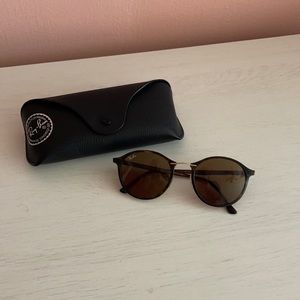 Ray Bans 4242